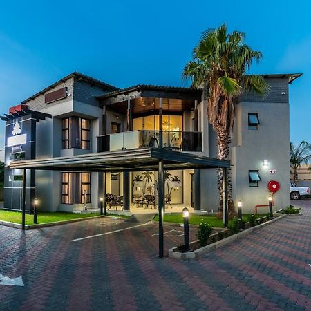 The Melva Guest House Габороне Экстерьер фото